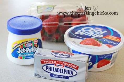 yummy fruit dip 1 Marshmallow Dip For Fruit, Fluff Dip, Cream Cheese Fruit Dip, Fruit Dips, Party Cooler, Strawberry Fluff, Yummy Fruit, Fruit Appetizers, Fruit Dips Recipes