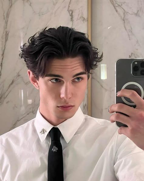 Fesyen Rambut Lelaki, Middle Part Hairstyles Men, Teenage Haircuts, Middle Part Haircut, Nils Kuesel, Haircut For Big Forehead, Hair Colour Design, Jack Rose, Middle Part Hairstyles