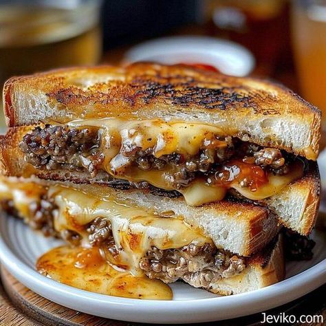 Patty Melt Recipe, Caramelized Onions Recipe, Best Sandwich Recipes, Melt Recipe, Patty Melt, Hamburger Recipes, Secret Sauce, Beef Recipes Easy, Cheese Sandwiches