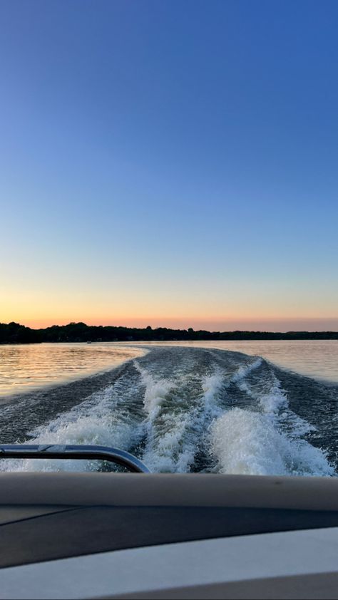 Boat Sunset Pictures, Sunset On A Lake, Summer Sunset Wallpaper, Summer Vision, Ocean Girl, Sunset Beautiful, Sunset Lake, Beautiful Skies, Summer Lake