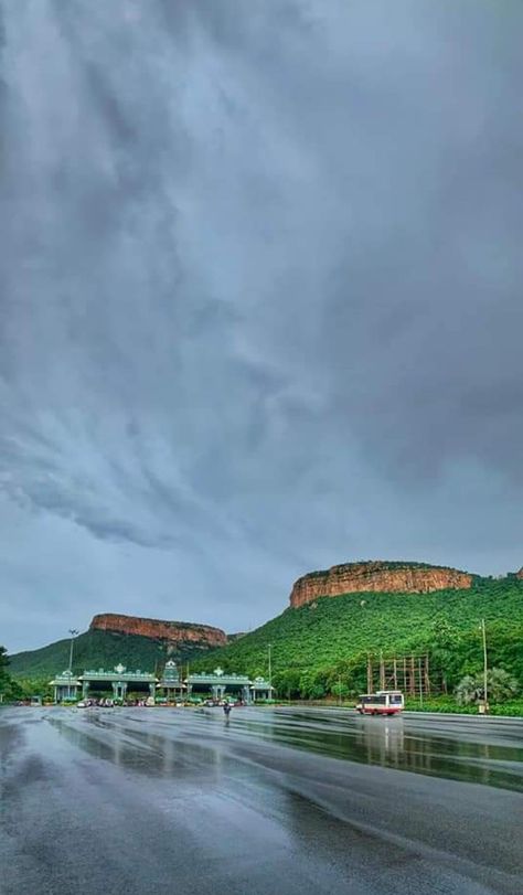 Tirupathi Temple Images, Pre Wedding Background Hd, Thirumala Thirupathi Temple, Govinda God, Shree Venkateshwara, Tirupati Balaji Temple, Tirumala Hills, Lord Balaji Hd Wallpaper 4k, Balaji Temple