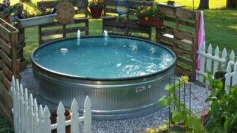 Tin Pool, Stock Tank Pools, Stock Tank Swimming Pool, Tank Pools, Tank Swimming Pool, Kleiner Pool Design, Stock Tank Pool, Tank Pool, Small Pool Design