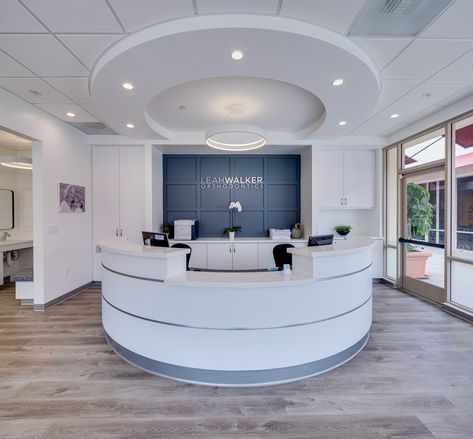 Dental Reception Design, X Ray Room, Dental Reception, Office Waiting Rooms, Baby Ultrasound, Office Remodel, Dentist Office, Office Reception, Reception Design