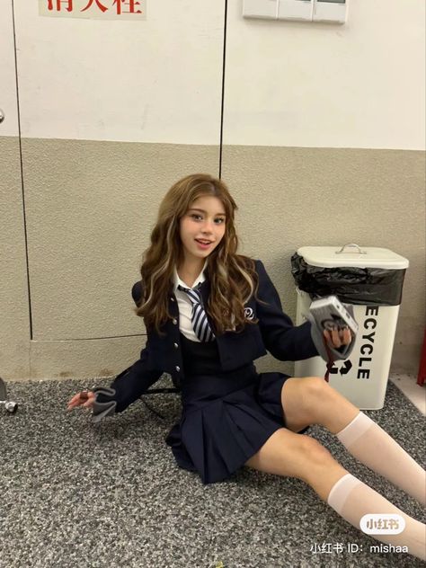 Korea Uniform Aesthetic, School Aesthetic Outfits Uniform, Asian School Outfits, Rich School Uniform, School Uniform Aesthetic Girl, Kpop Uniform, School Uniform Outfits Aesthetic, School Outfits Uniform, Cute Mini Skirt Outfits