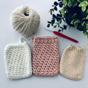 15 Crochet Patterns Using Cotton Yarn | Free crochet pattern round up from Cute As A Button Crochet & Craft #crochetpattern #cottonyarn #caabcrochet Cotton Crochet Patterns, Crochet Hot Pads, Cotton Craft, Crochet With Cotton Yarn, Easy Knitting Projects, Crochet Mignon, Confection Au Crochet, Cute As A Button, Crochet Buttons