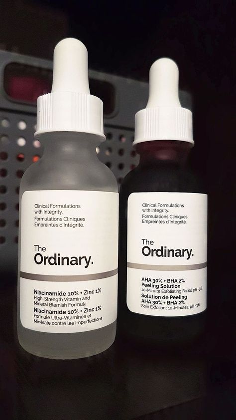 The Ordinary Peeling Solution And Hyaluronic Face Serum! AHA 30% + BHA 2% Peeling Solution! Hyaluronic Acid 2% + B5! Help Fight Visible Blemishes And Improve The Look Of Skin Texture & Radiance! The Ordinary Fake Vs Original, The Ordinary Acne, Ordinary Peeling Solution, Ordinary Serum, The Ordinary Peeling Solution, The Ordinary Serum, Ordinary Skincare, Peeling Solution, Home Remedies For Skin