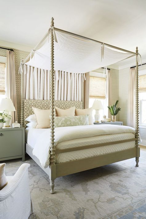 See how these designers turned a stark spec house into a cozy home that feels good all year long. This home tour is filled with beautiful neutral home décor ideas. #interiordesign #coastaldecor #homedecorideas #neutraldecor #southernliving Cozy Watercolor, Interior Simple, Minimalist Home Interior, Four Poster Bed, Decor Quotes, Interior Colour, Four Poster, Poster Bed, Interior Plants