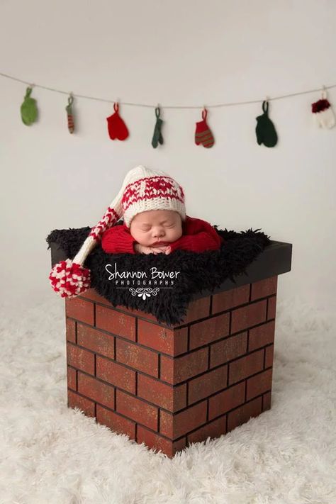 Chimney Christmas Photo Prop Baby Christmas Photos, Christmas Photo Props, Xmas Photos, Christmas Props, Newborn Christmas, Holiday Photography, Foto Baby, Christmas Photography, Christmas Photoshoot