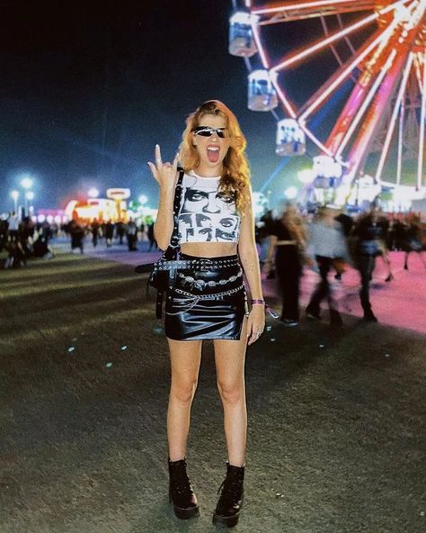 Look Show Rock, Look Festival Rock In Rio, Red Hot Chili Peppers Concert Outfit, Look Festival Rock, Rock Show Outfit, Punk Rock Concert Outfit, Rock In Rio Outfit, Rock Inspired Outfits, Nx Zero