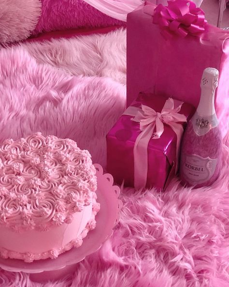 Pink Actress Aesthetic, Birthday Widget, Pink Girly Things Wallpaper, Barbie Pink Aesthetic, Pink Editorial, Hot Pink Aesthetic, Girly Core, Hot Pink Barbie, Pink Glamour