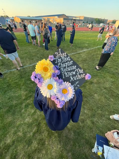 Christian Flowers, Flower Graduation Cap, Senior Year Fun, College Grad Cap Ideas, Graduation Cap Decoration Diy, High School Graduation Cap, College Graduation Cap Decoration, Grad Hat, Grad Cap Designs