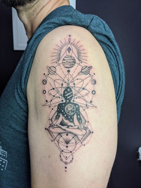 I wanted something that represents meditation, quantum physics and space. I'm very happy with the result! Geometric Universe Tattoo, Physics Tattoos, Atom Tattoo, Natur Tattoo Arm, Meditation Tattoo, Second Tattoo, Chakra Tattoo, Hippie Tattoo, Buddha Tattoo Design