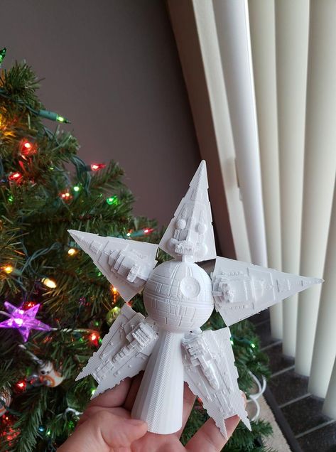 Geeky Christmas Tree, Star Wars Christmas Tree Topper, Star Wars Themed Christmas Tree, Star Wars Tree Topper, Geek Christmas Tree, Star Wars Christmas Tree Ideas, Star Wars Tree Christmas, Diy Star Wars Ornaments, Star Wars Ornaments Diy