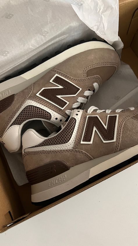 Brown shoe, brown sneaker, new balance, lifestyle shoe Best New Balance Shoes For Men, New Balance Aesthetic Men, Shoes Aesthetic For Men, Datt Shoes, New Balance Shoes For Men, Mens Shoes New Balance, Lifestyle Shoes For Men, New Balances Brown, Men New Balance Shoes