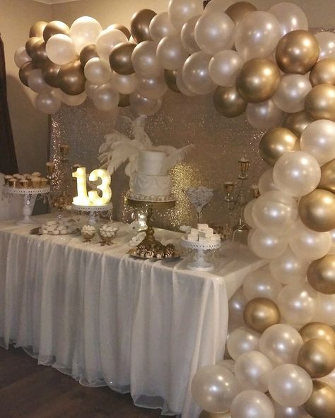 Beige White And Gold Party Decor, All White 18th Birthday Party, White And Golden Birthday Decoration, White Bday Decorations, White Sweet 16 Decorations, Birthday Party Gold And White, Gold Bday Decorations, White And Gold Sweet 16 Decorations, Gold And White 18th Birthday Party