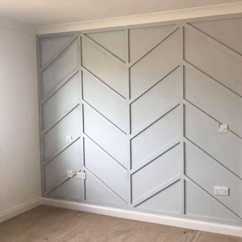 Woman creates stunning panelled feature wall on a budget - using B&Q paint and Wilkos bargains Panelled Feature Wall, Living Room Panelling, Penyimpanan Makeup, Feature Wall Living Room, Feature Wall Bedroom, Wall Paneling Diy, Accent Walls In Living Room, Accent Wall Bedroom, Painted Walls