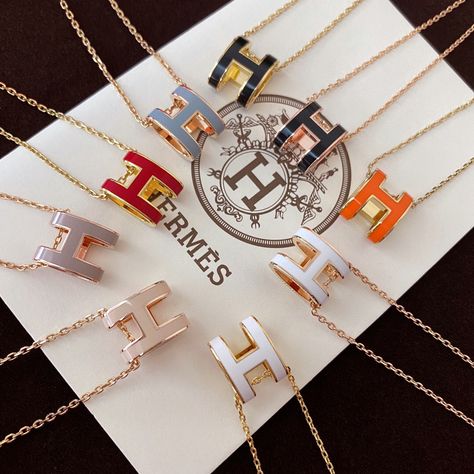 #Hermes#Herm!s denier necklace#luxury If you are interested, please add my whatsapp+8613025205114 Hermes Necklace, H Necklace, Gold Gallery, Dream Motivation, Necklace Luxury, Tory Burch Kira, Hermes Jewelry, Designer Pieces, Fancy Jewellery