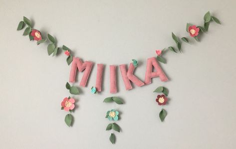 Handmade felt name banner!  #floraldecor#flowers#boho#bohodecor#decor#felt#feltcraft#namebanner#bedroomdecor#babydecor#handmade#sewing#craft Name Banner Diy, Diy Kids Decor, Baby Shower Greeting Cards, Felt Name Banner, Fairy Garden Birthday Party, Felt Name, Baby Shower Theme Decorations, Felt Wreath, Felt Banner