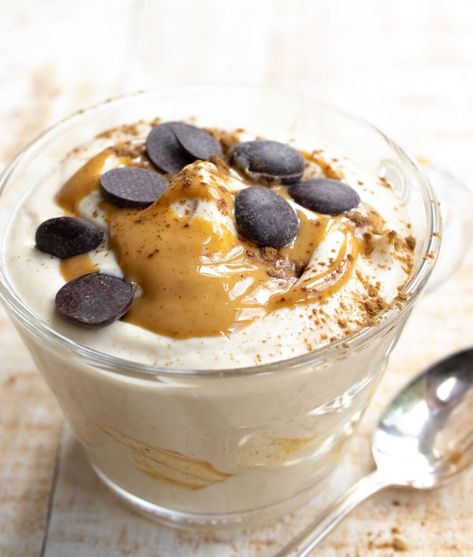 Peanut Butter Yogurt Smoothie, Pb2 Yogurt Recipes, Vanilla Yogurt And Peanut Butter, Healthy Greek Yogurt Parfait Recipes, Yogurt Desserts Healthy, Peanut Butter And Yogurt Dessert, Greek Yogurt With Peanut Butter, Geek Yogurt Recipes, Quick Greek Yogurt Dessert