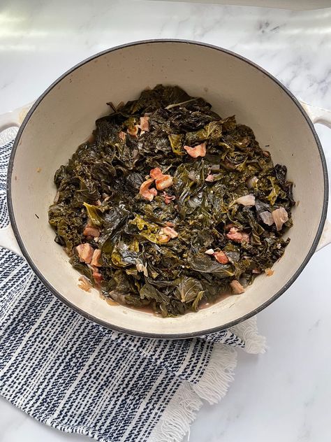 Bacon Braised Kale-Southern Greens Style | Jenn's Kitchen Diary Easy Collard Greens, Cooking Collard Greens, Greens With Bacon, Greens Recipe Soul Food, Collard Greens With Bacon, Braised Kale, Collard Greens Recipe, Collard Green, Dinner Then Dessert