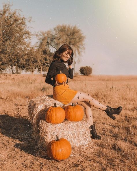 Pumpkin Patch Outfit Kids, Pumpkin Patch Photography, Pumpkin Patch Photoshoot, Moda Pinup, Pumpkin Patch Pictures, Estilo Pin Up, Pumpkin Patch Outfit, Winter Girl, Fall Styles