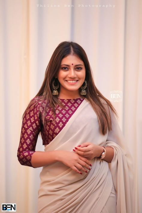 Saree Jacket Designs Latest, Shanudrie Priyasad, Simple Saree Blouse Designs, Saree Jacket, Saree Jacket Designs, Saree Jackets, Jacket Designs, Official Dresses, Saree With Belt