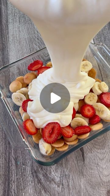 Shalean Ghitis 🌈👭🏻 on Instagram: "🍓STRAWBERRY CRUNCH BANANA PUDDING 🍌 

It’s almost summer you know what that means, strawberry recipes 😍😍

Pudding:
3oz box banana cream instant pudding 
2 cups whole milk 
8oz cream cheese (room temp)
14oz can condensed milk
3-4 bananas sliced
1 cup sliced strawberries 
1 1/4 cup heavy whipping cream 
1/2 box Nilla wafers (I used mini)

Topping:
1/2 cup all purpose flour divided 
1/2 cup room temp butter divided
3oz box vanilla instant pudding
3oz box strawberry jello mix 

In a large bowl, using a hand mixer combine the cream cheese and condensed milk. In a seperate bowl combine the banana cream pudding mix with the milk. Set both bowls aside. Using a hand mixer whip the heavy cream until soft peaks form. Fold the now whipped cream into the cream c Strawberry And Banana Dessert Recipes, Easy Fruit Parfait Recipes, Cold Banana Pudding Recipes, Strawberry Pudding With Vanilla Wafers, Strawberry Banana Pudding Recipes, Jello Recipes With Cool Whip, Pudding And Cool Whip Dessert, Banana Strawberry Pudding, Strawberry Jello Parfait