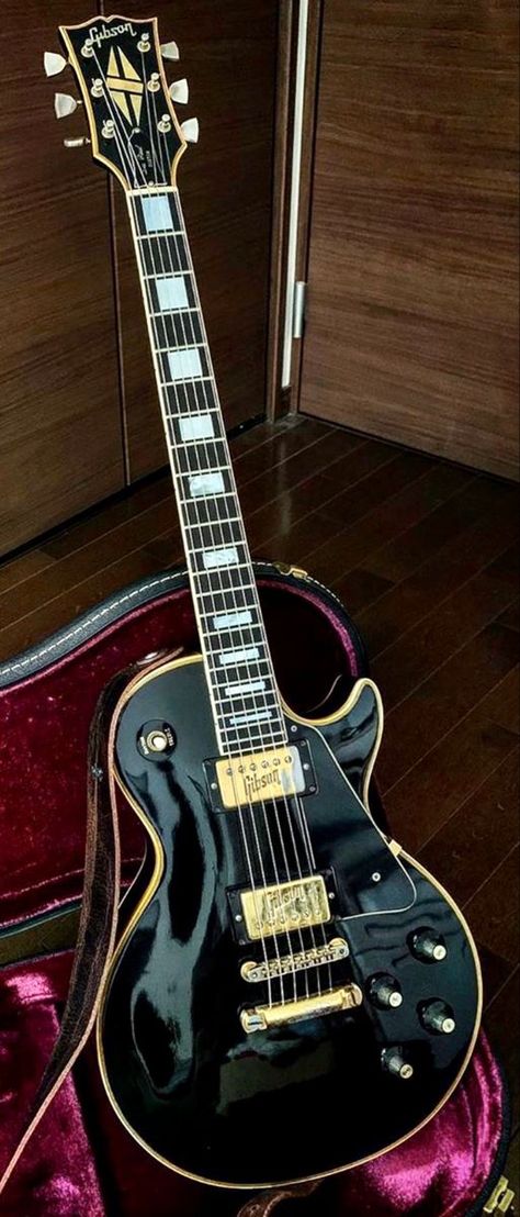 Gibson Les Paul Sunburst, Les Paul Black Beauty, Gibson Les Paul Black, Les Paul Junior, Acoustic Guitar For Sale, Gibson Sg Standard, Guitar Obsession, Les Paul Guitars, Gibson Guitar