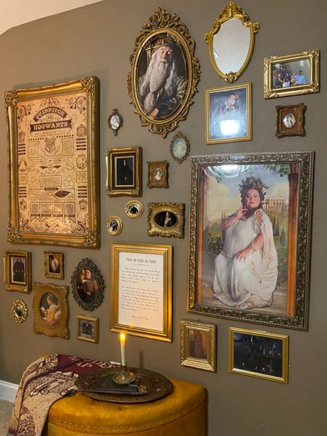 Harry Potter Movie Room Ideas, Gallery Wall Harry Potter, Harry Potter Inspired Furniture, Harry Potter Gallery Wall Ideas, Hogwarts Office Aesthetic, Harry Potter Framed Pictures, Master Bedrooms Decor Harry Potter, Harry Potter Livingroom, Harry Potter Apartment Aesthetic