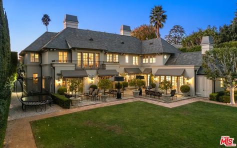 House Los Angeles In Los Angeles, California, United States For Sale (14160928) California Houses, Los Angeles House, Mansion Aesthetic, La House, Modern Family House, Sunset Valley, Pasadena California, Mansion Interior, Cozy Fireplace