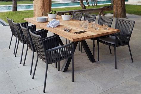 Luxury Outdoor Furniture | Simexa - Skyline Design - Maiori Patio Garden Ideas On A Budget, Bamboo Bar, Luxury Outdoor Furniture, Skyline Design, Hospital Furniture, Modern Outdoor Furniture, Restaurant Tables, Custom Made Furniture, Outdoor Dining Set