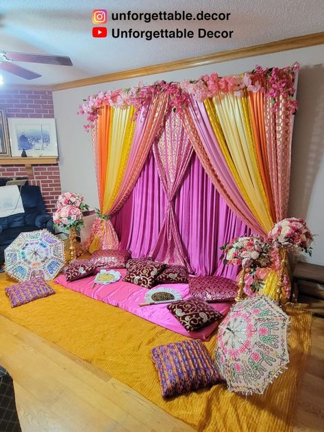 Indian Balloon Decoration, Wedding House Decorations Indian, Mehndi Backdrops, Wedding House Decorations, Jaggo Decor, Mehandi Decor, Mendhi Decor, Indian Wedding Decorations Receptions, Mehendi Decor Ideas