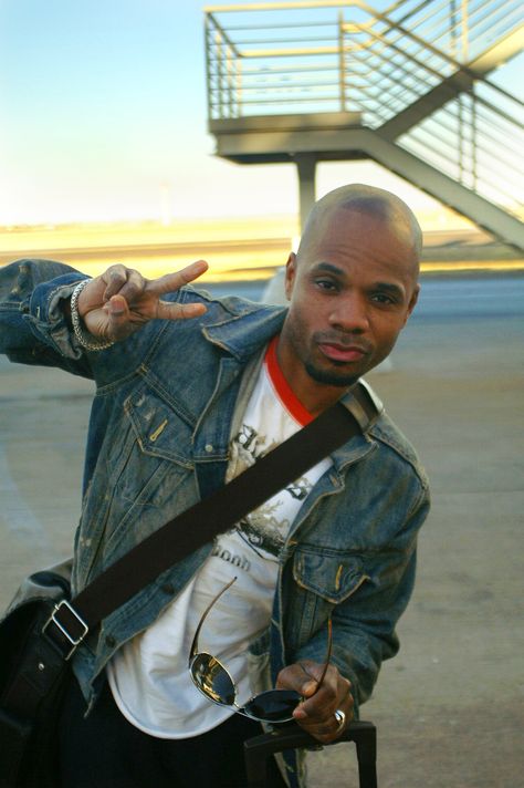 Kirk Franklin. . . Luv his style! King's Dominion, Gospel Artists, Kirk Franklin, Curly Color, Christian Gospel, Gospel Singer, Christian Artists, King Jesus, Charlotte North Carolina