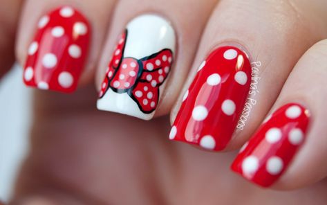 Create a Fairytale Look With 50 Fun and Easy Ideas For Disney Nails Simple Disney Nails, Disney Manicure, Disneyland Nails, Disney Nail Designs, Disney Acrylic Nails, Minnie Mouse Nails, Mickey Nails, Nail Art For Kids, Kutek Disney