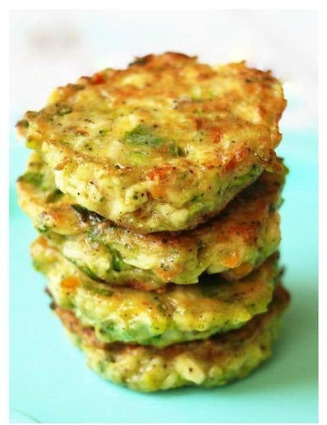 20 Baby-led Weaning Chicken Recipes To Boost Protein Intake | Baby Journey Veggie Patties, Easy Toddler Meals, Toddler Breakfast, Baby Led Weaning Recipes, Weaning Recipes, Diner Recept, Chicken Patties, Patties Recipe, Healthy Toddler Meals