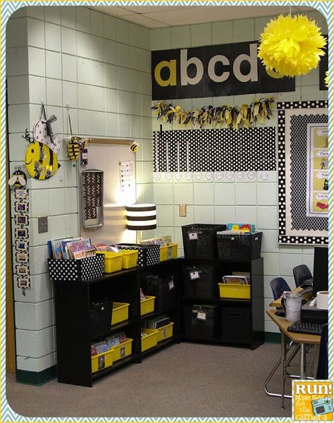 Bee Themed Room, Beehive Classroom, Yellow Classroom, Bee Classroom Decor, Design Classroom, Reading Corner Classroom, Classroom Preschool, Bee Room, Classroom Decor Middle