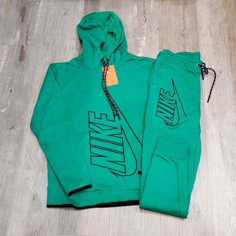 Brand New With Tags Nike Pullover Sweatsuit Set Gifts For Black Men, Mens Casual Pants, Sweatsuit Outfits, Fire Fashion, Mens Sweat Suits, Sweatsuit Outfit, Nike Clothes Mens, Nike Clothes, Drippy Fits