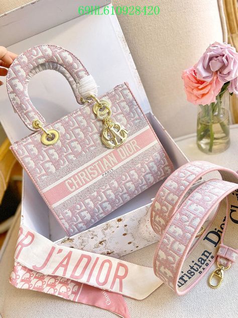 Size: 24cm It comes with Dust box, Care manual, Tag, and Paper bag. Purses And Bags Designer, Designer Bags Aesthetic, Pink Designer Bags, Senior Fashion, Trendy Purses, Luxury Bags Collection, Ladies Bags, Luxury Experience, Girly Bags