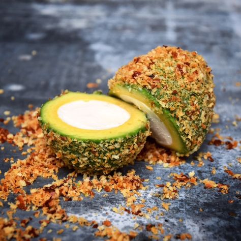 AVOCADO TRUFFLE – stuffed with Goat Cheese and coated with Bacon Crumble - FoodDeco.nl Stuffed Avocado, Avocado Recipes, Healthy Eating Habits, Vegan Dishes, Online Food, Goat Cheese, Raw Food Recipes, Diy Food Recipes, Diy Food