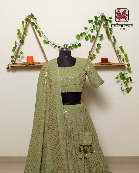 Chikankari , an evergreen art! This beautiful olive green Chikankari Lahenga embellished with a mukaish ring is the perfect bridesmaid thing for the upcoming wedding season. . . For more details kindly Dm us or WhatsApp us on +916353809660 We ship Worldwide🌎 Olive Green Lehenga, Evergreen Art, Desi Outfits, Green Lehenga, Wedding Season, Lehenga, Desi, Olive Green, Ring