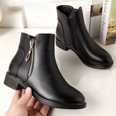 none Bota Over The Knee, Womens Leather Booties, Bota Country, Ankle Boots For Women, Martin Boots, Winter 2022, Thick Heels, Winter Shoes, Boots For Women