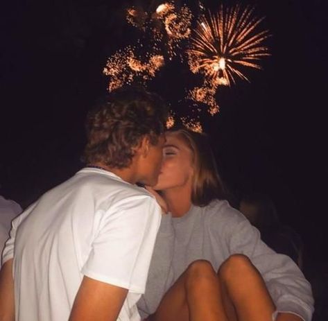 pinterest; @leahwoolmore Photographie Inspo, Couple Goals Teenagers, Goals Pictures, Boyfriend Goals, Cute Couples Photos, Relationship Goals Pictures, Photo Couple, Cute Relationship Goals, Teenage Dream