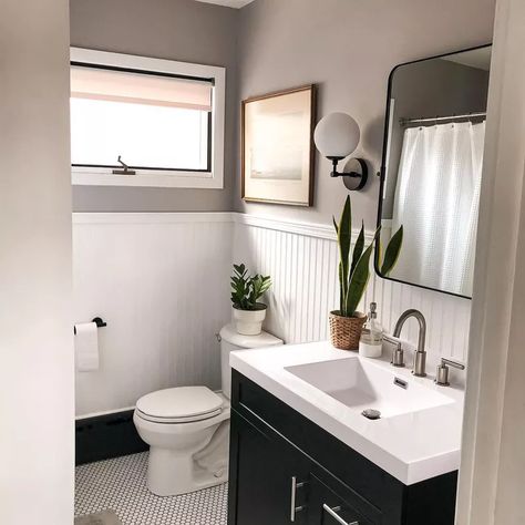 Bathroom With Beadboard Walls, Modern Beadboard, Beadboard Bathroom Ideas, Bathroom Beadboard Ideas, Beadboard Bathroom, White Beadboard, Beadboard Wainscoting, Wainscoting Bathroom, Tiny Bathrooms