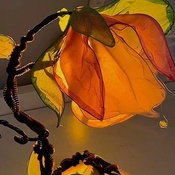 Flower Lamp Diy, Sunset Ceiling, Arts And Crafts Videos, Creative Lamps Diy, Diy Ceiling Lamp, Floral Lamps, Flower Lamps, Lamp Flower, Diy Floor Lamp