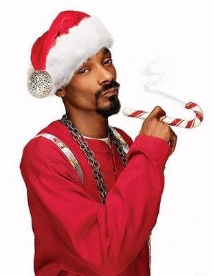 Community: 10 Reasons Snoop Dogg Is A Better Friend Than You Snoop Dog Christmas, Christmas Theme Phone, Christmas Songs List, Hip Hop Christmas, Snoop Dogg Christmas, Jeanloup Sieff, Best Christmas Songs, Christmas Jello, Easy Homemade Christmas Gifts