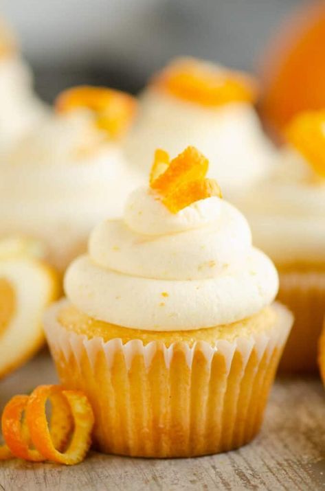 Orange Creamsicle Cupcakes What Is Cake Flour, Cranberry Orange Cheesecake, Orange Creamsicle Cupcakes, Orange Recipes Dessert, Vanilla And Chocolate Cupcakes, Creamsicle Cake, Orange Dessert, Bbq Desserts, Orange Buttercream