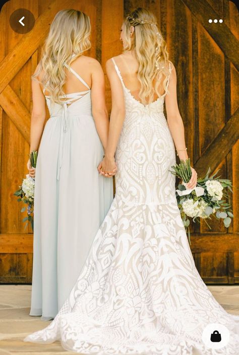 Cute Bride And Bridesmaid Pictures, Best Friend Wedding Photoshoot, Maid Of Honor Pics With Bride, Sister In Law Pictures Wedding Photos, Sister Bride Photos, Sister Of The Bride Pictures, Wedding Pictures Sisters, Brides And Maid Of Honor Pictures, Wedding Picture Ideas With Maid Of Honor