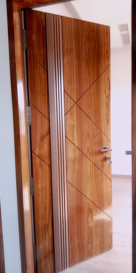 Men Dor Dijain, Home Door Design Modern, Beautiful Doors Entrance, Dor Design, Furniture Detailing, Main Door Design Photos, Pooja Door, House Decor Ideas, Entry Door Designs