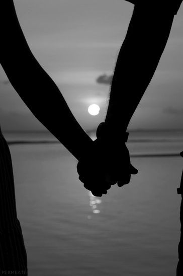 Couple Holding Hands, Couple Hands, Love Wallpapers Romantic, Couple Silhouette, Shotting Photo, Cute Couples Photos, Cute Couple Art, Photo Couple, Couple Photography Poses