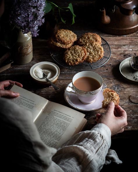 Biscuits Photography Ideas, Biscuits Photography Food Styling, Biscuit Photography Food Styling, Rusk Photography, Cookies Photography Styling, Biscuit Photography, Biscuits Photography, Cookie Photography, Cookies Photography